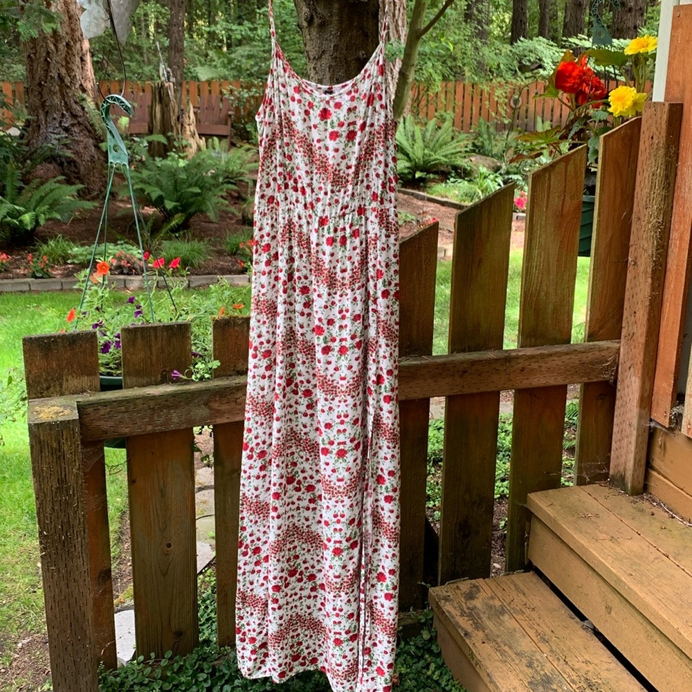 Divided Spaghetti Strap Floral Print Maxi Dress